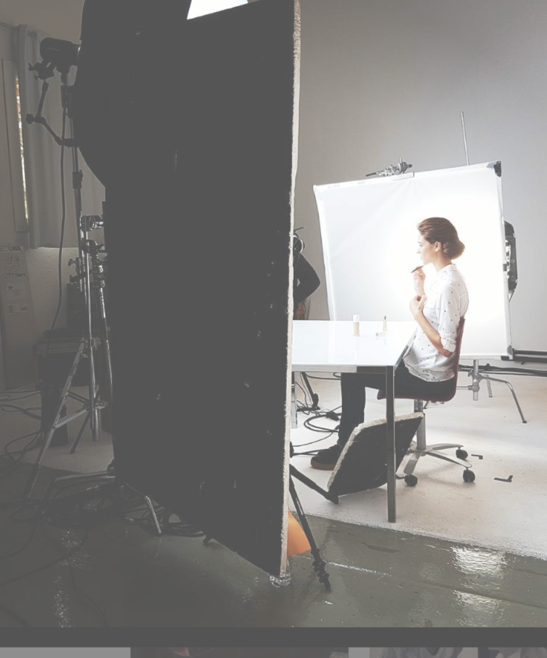 HAIR & MAKE UP DESIGNER